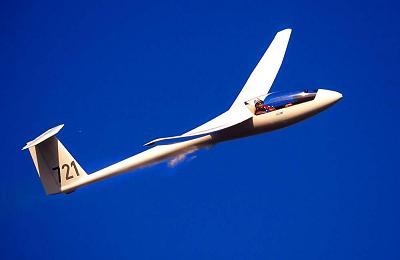 721 at Lasham by Neal Lawson. Me finishing the only day I won at the 15m Nationals 2000, achieving a classic 'start last finish first' for a comprehensive win that set up the contest win